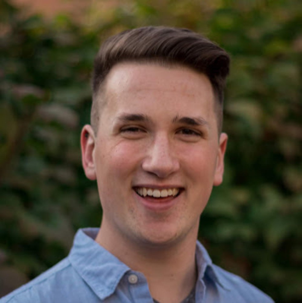Meet your Posher, Derek